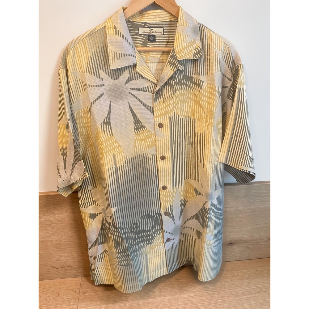 Tommy Bahama Button Up Shirt Yellow Grey Abstract Silk Mens Large Camp Shirt